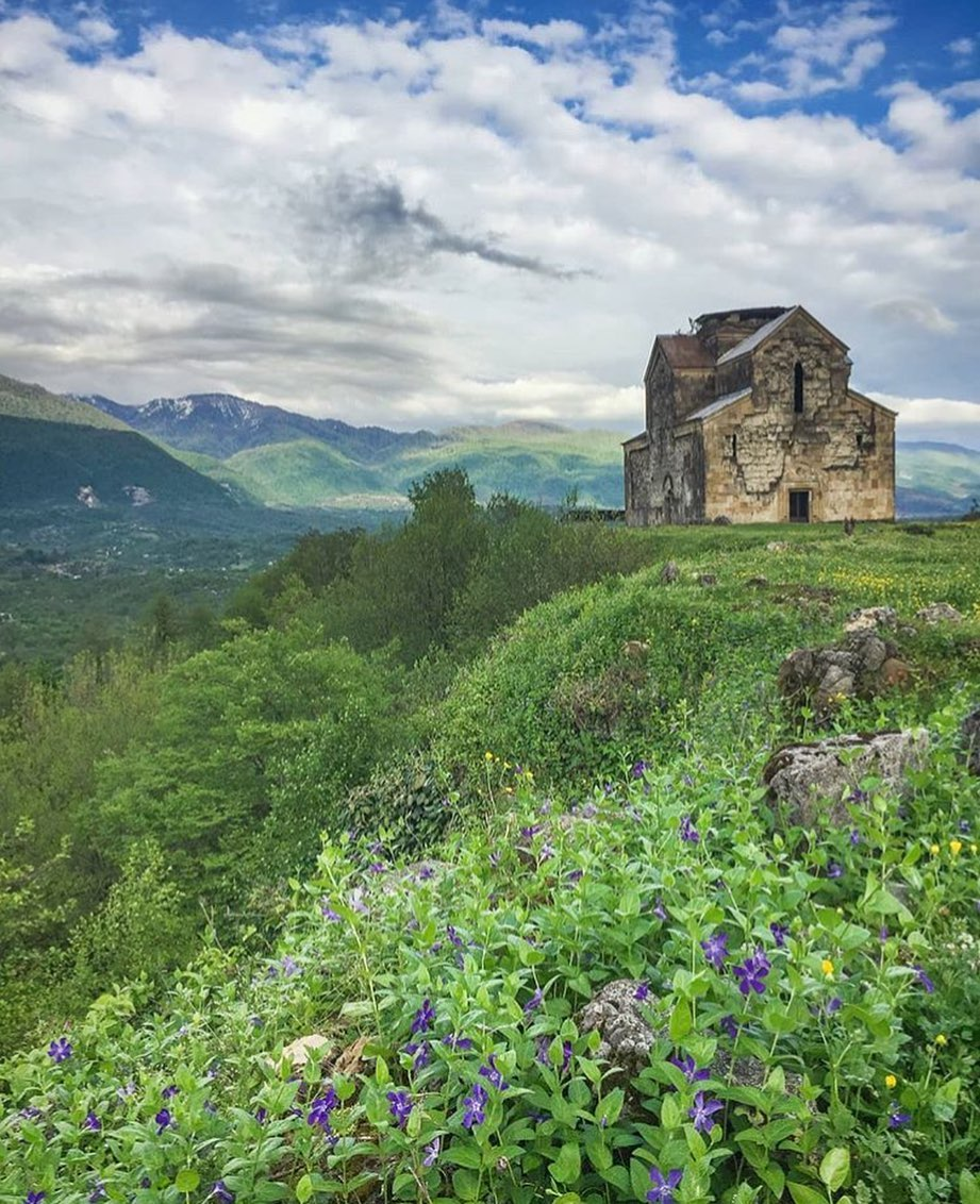 Бедийский храм абхазия. Агубедия Абхазия. Буддийский храм Абхазия.