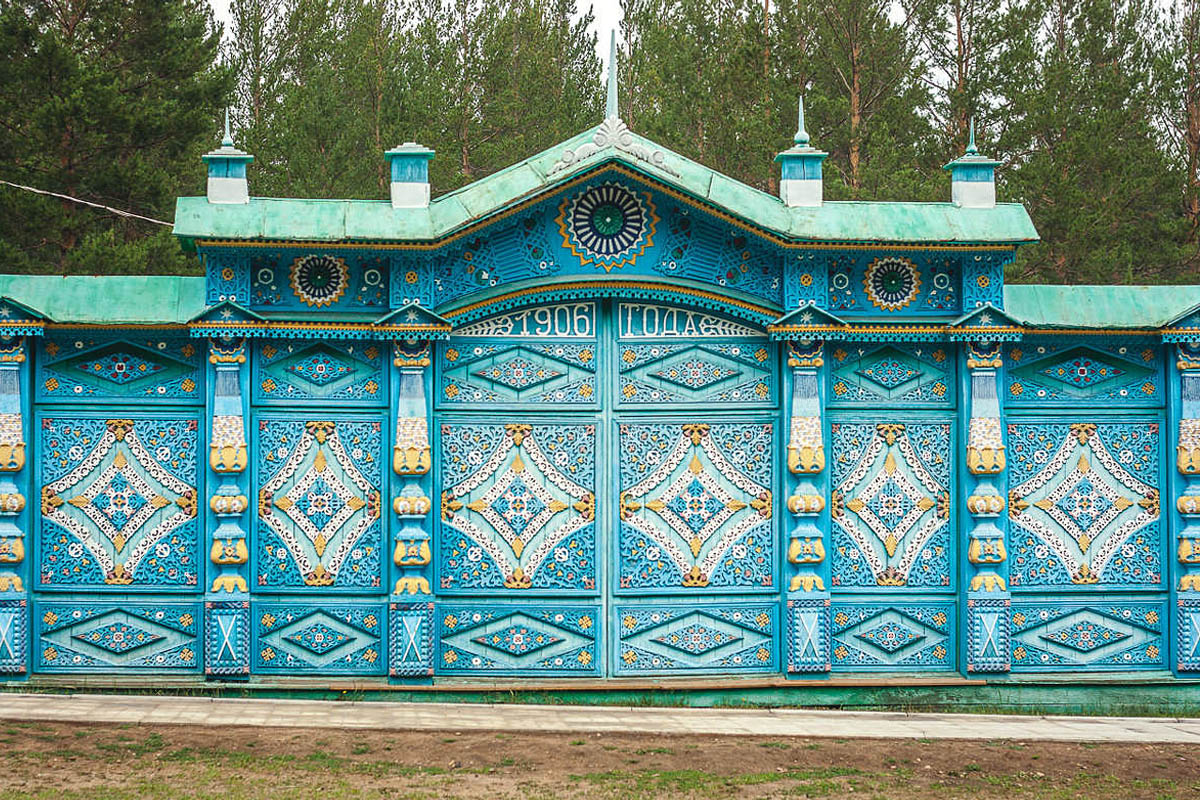 Забор в русском стиле фото